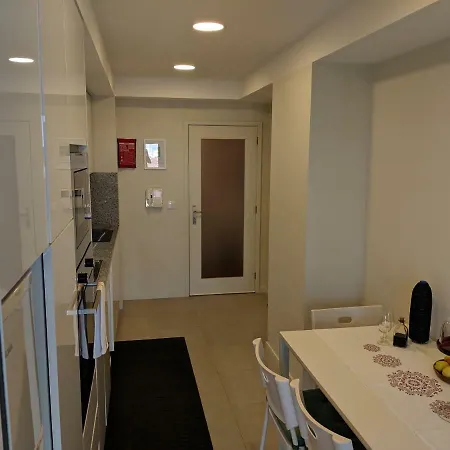 Appartement Em Monsanto - *