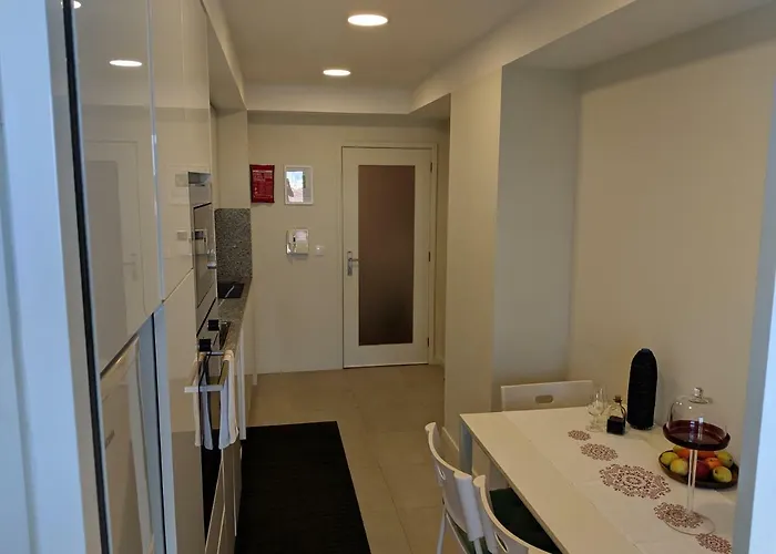 Appartement Em Monsanto - *